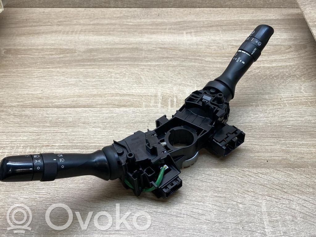 Toyota Prius (XW30) Wiper turn signal indicator stalk/switch 