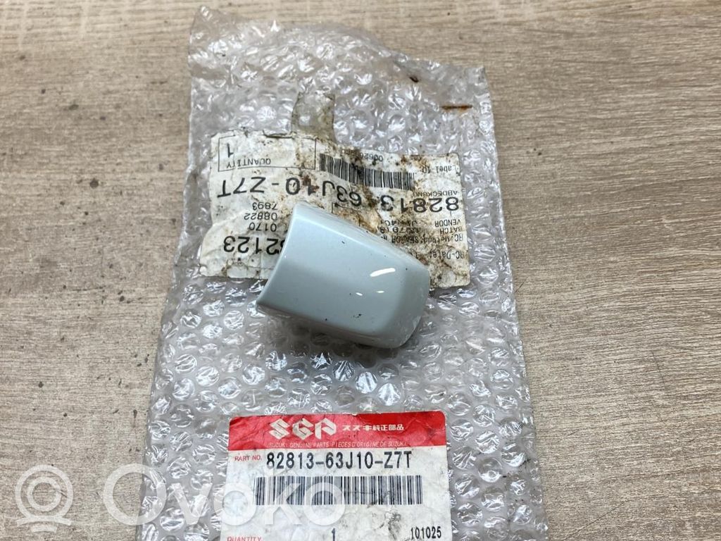 Suzuki SX4 Osłona klamki drzwi przednich 