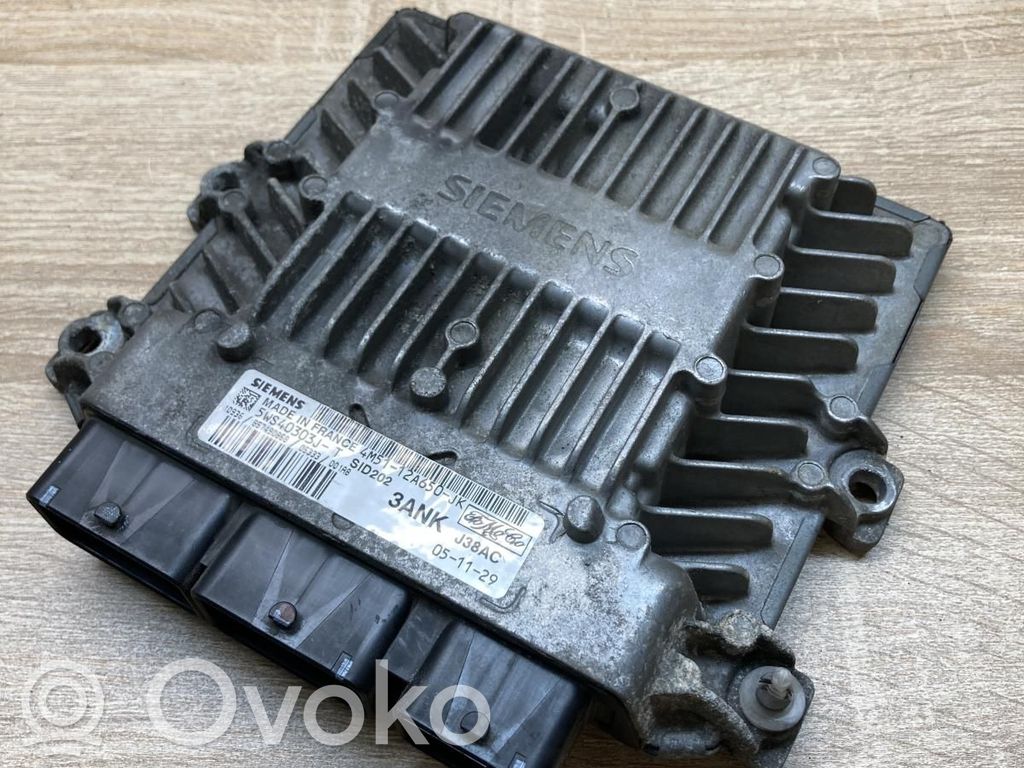 Ford Focus Motorsteuergerät ECU 