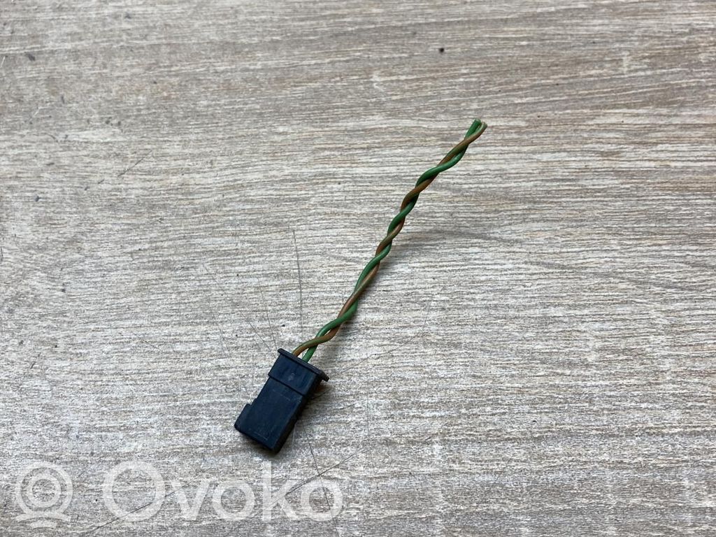 Plug wire   8377064