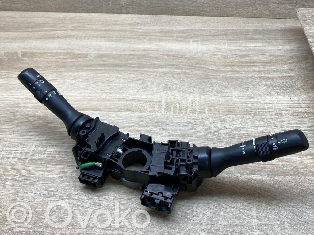 Toyota Yaris Interruptor/palanca de limpiador de luz de giro 