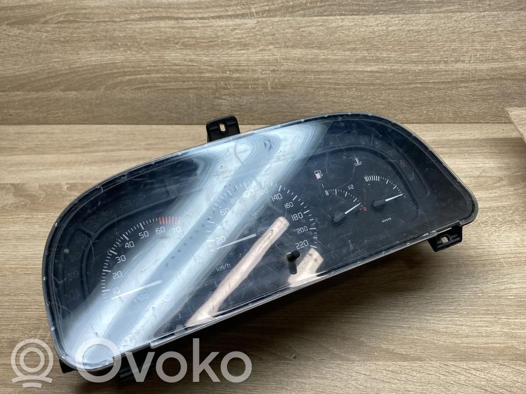 Renault Laguna I Speedometer (instrument cluster) 