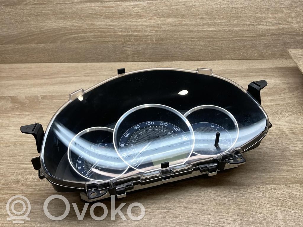 Toyota Auris E180 Speedometer (instrument cluster) 