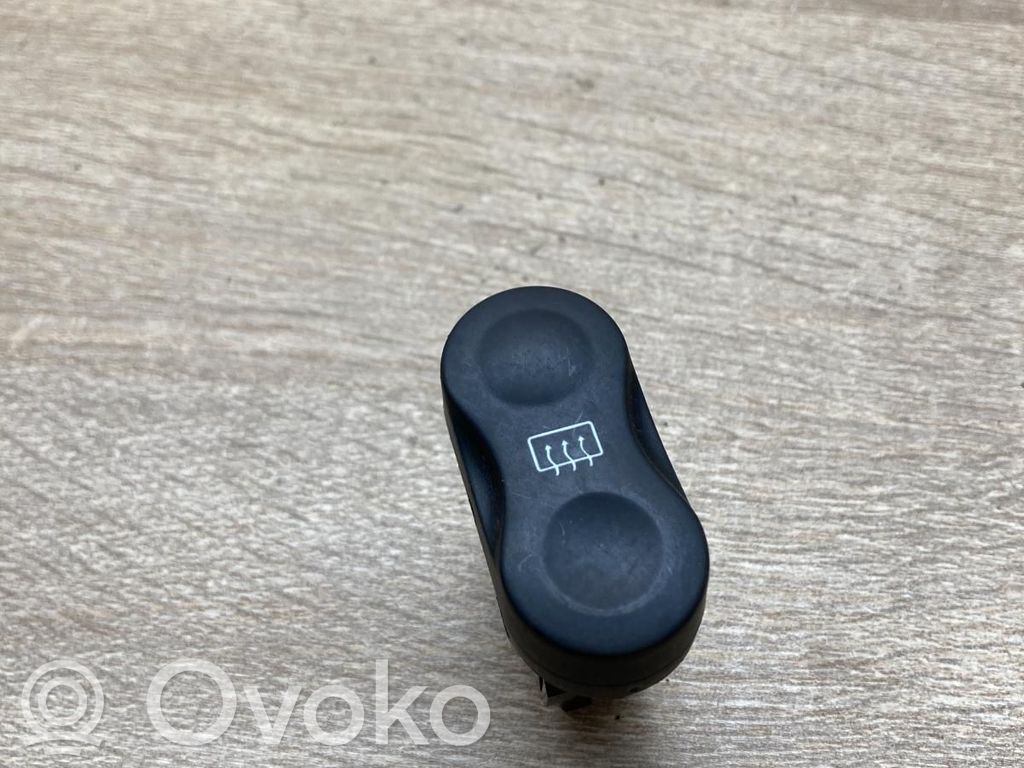 Windscreen/window heater switch   E2311115