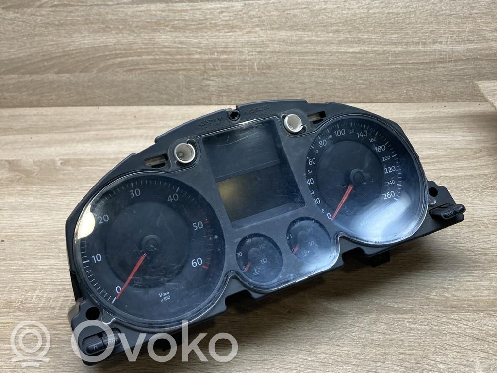 Volkswagen PASSAT B6 Speedometer (instrument cluster) 