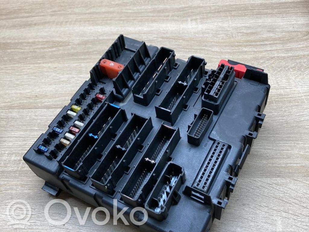 Opel Astra J Modul siguranțe 