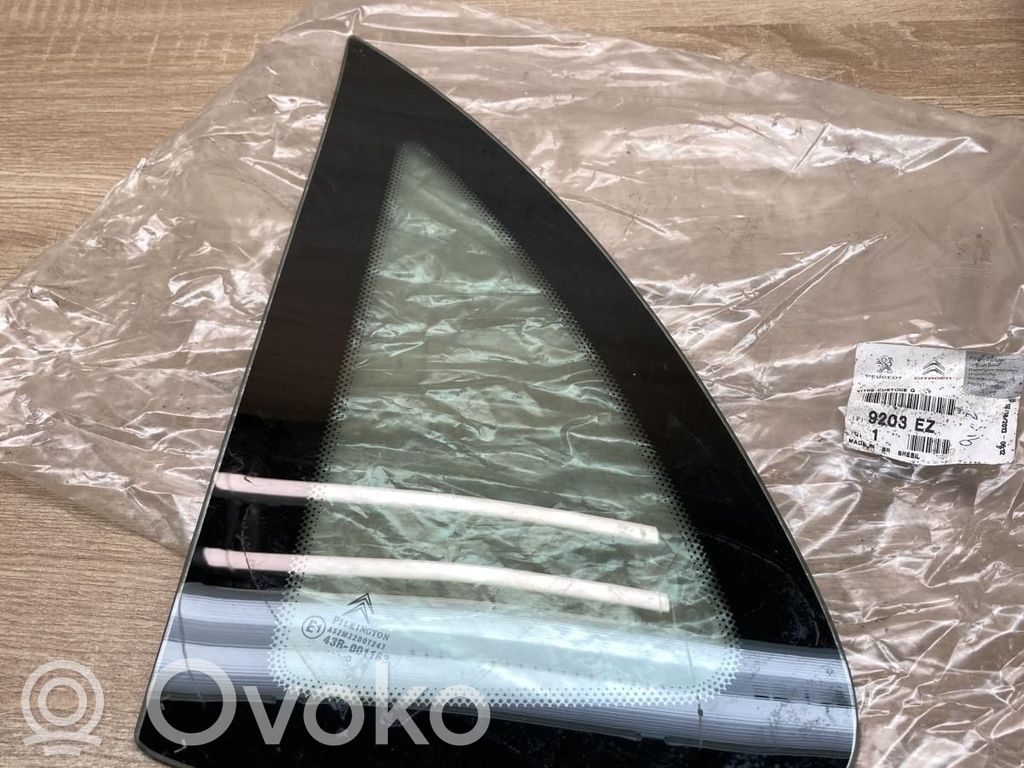 Citroen C3 Rear side window 