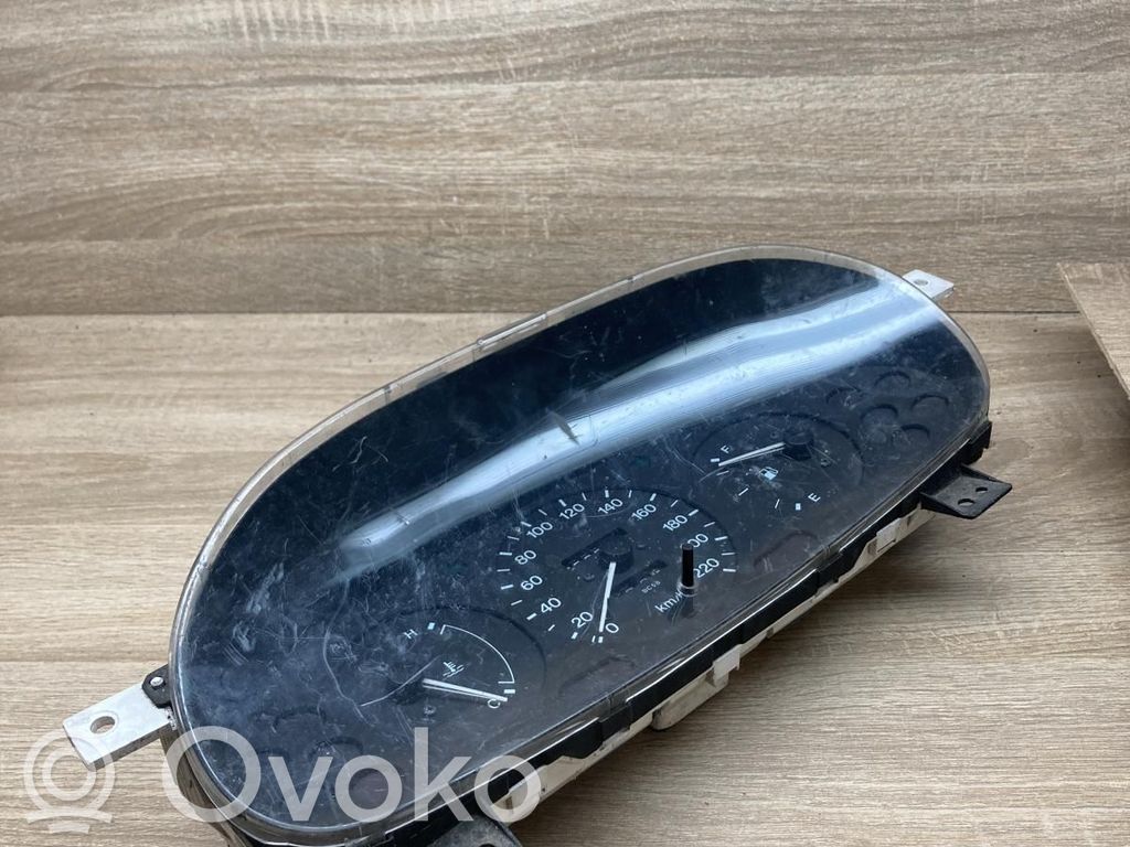 Licznik / Prędkościomierz   PLK30,MAZDASPEEDOMETER