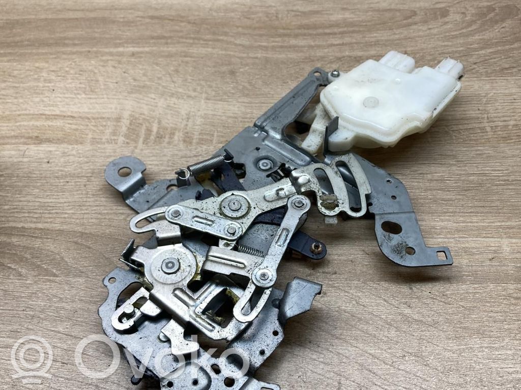 Honda CR-V Rear door lock 