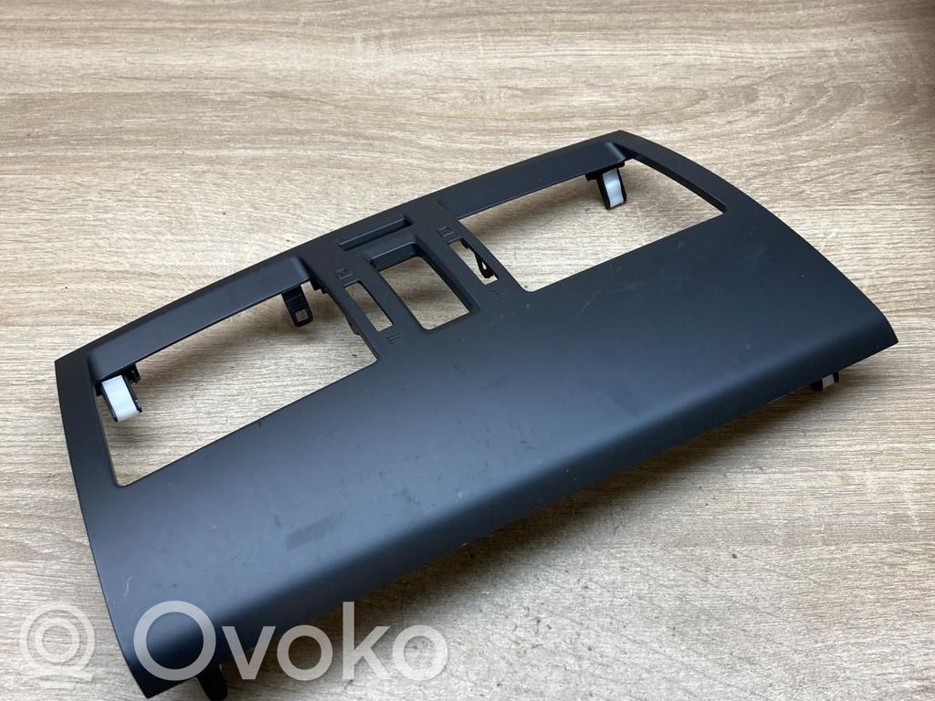 Mazda 3 II Lango oro grotelės 