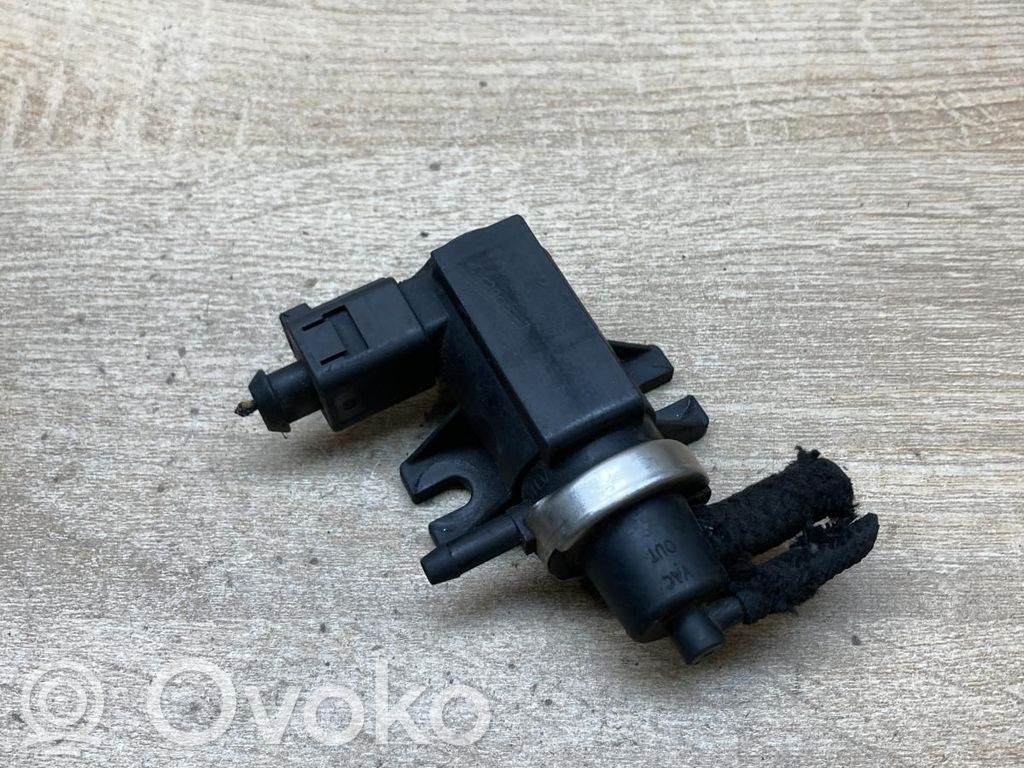 Volkswagen Golf V Supapă vacuum 