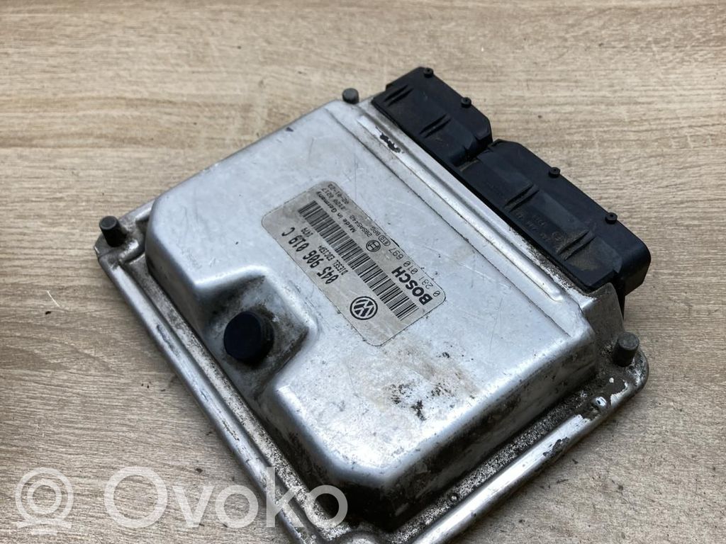 Volkswagen Polo III 6N 6N2 6NF Unitate control motor/modul ECU 