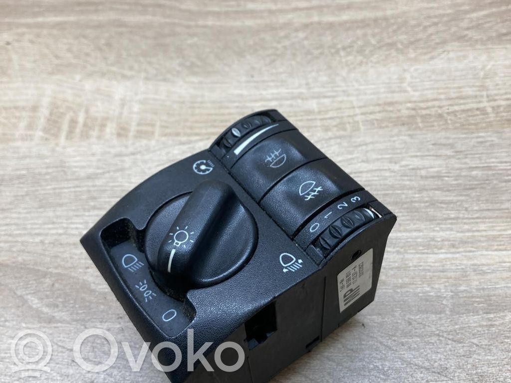 Opel Omega B1 Valokatkaisija 