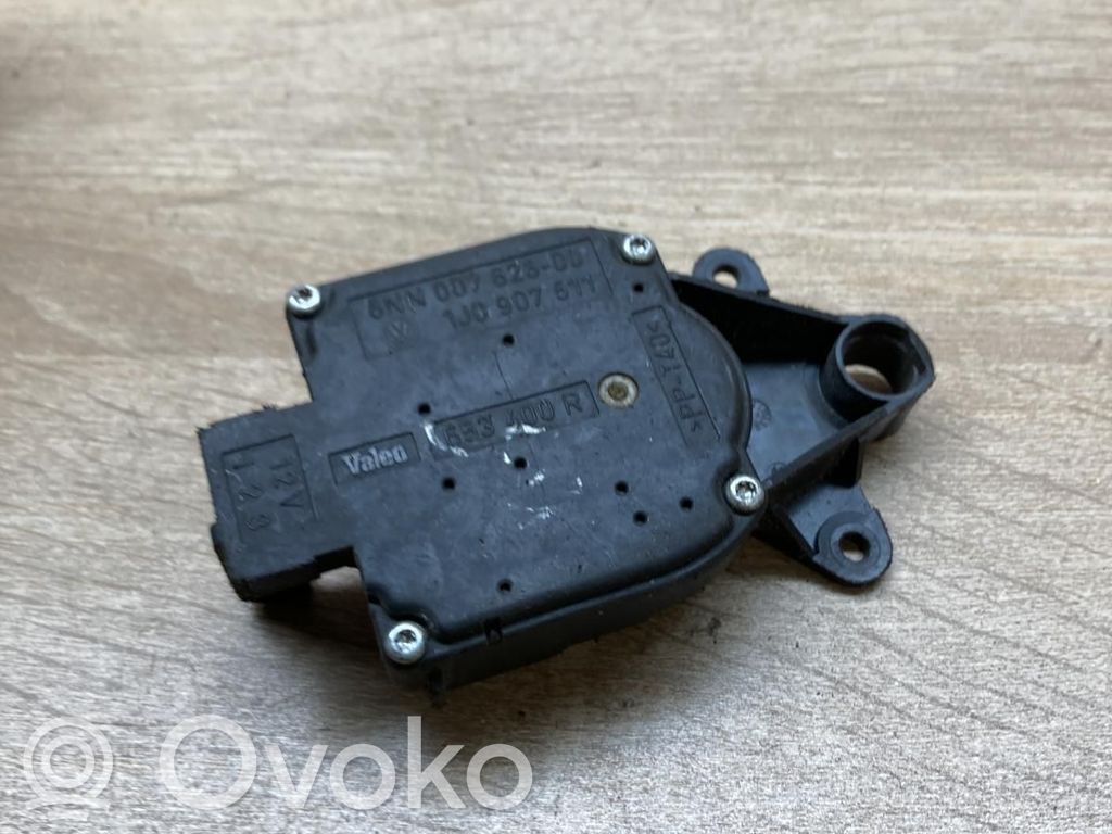 Volkswagen Golf IV Motor/actuator clapetă aer 