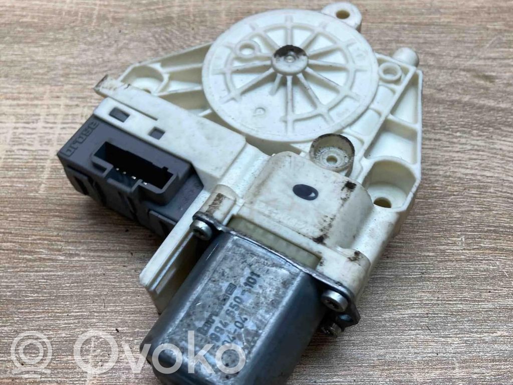 Peugeot 407 Moteur de lève-vitre de porte avant