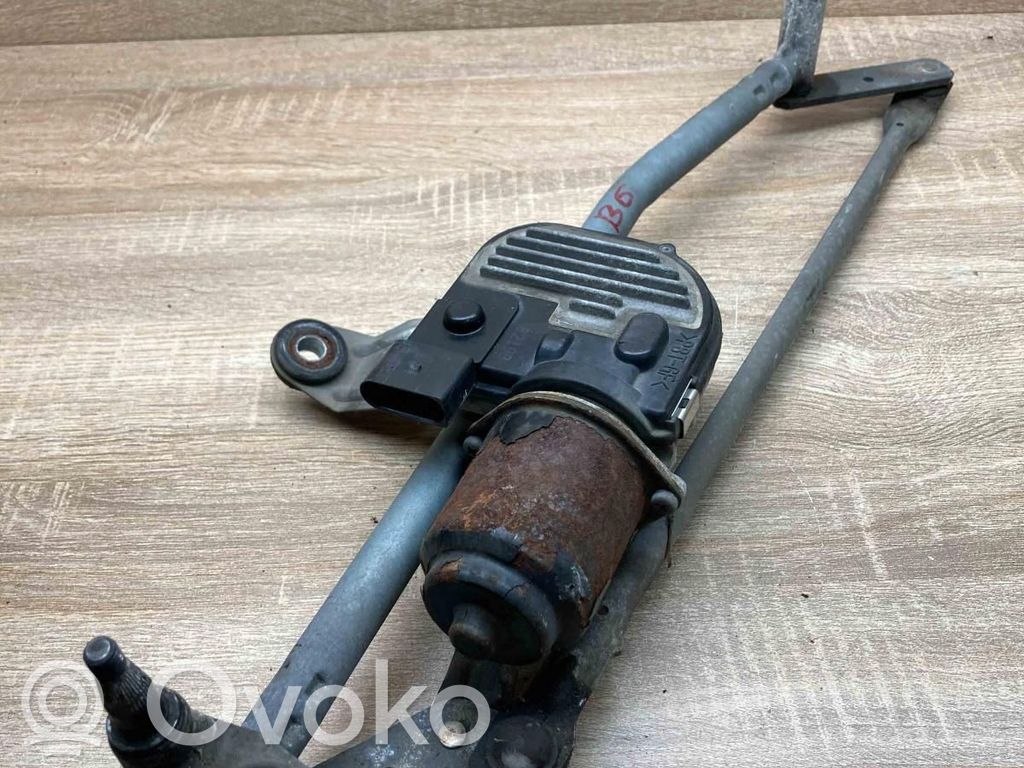Volkswagen PASSAT B6 Tringlerie et moteur d'essuie-glace avant 