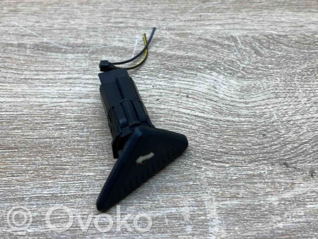 Ford Focus Comutator deschidere hayon 