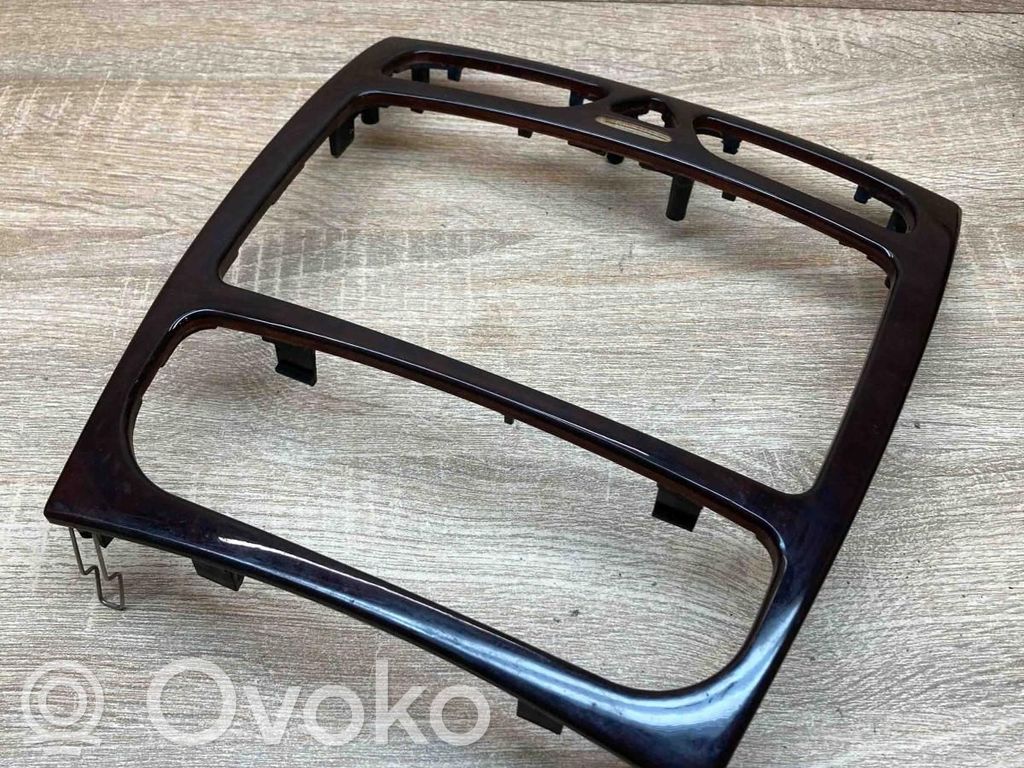 Mercedes-Benz C W203 Moldura del panel