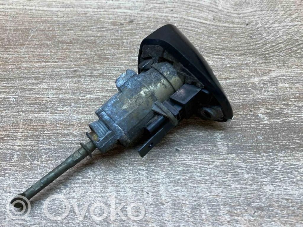 Mercedes-Benz C W203 Замок (у ручки) 