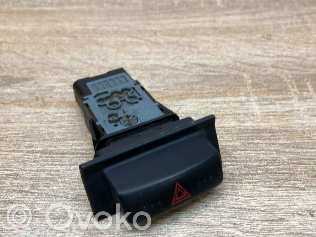Mazda MPV II LW Interruttore luci di emergenza 