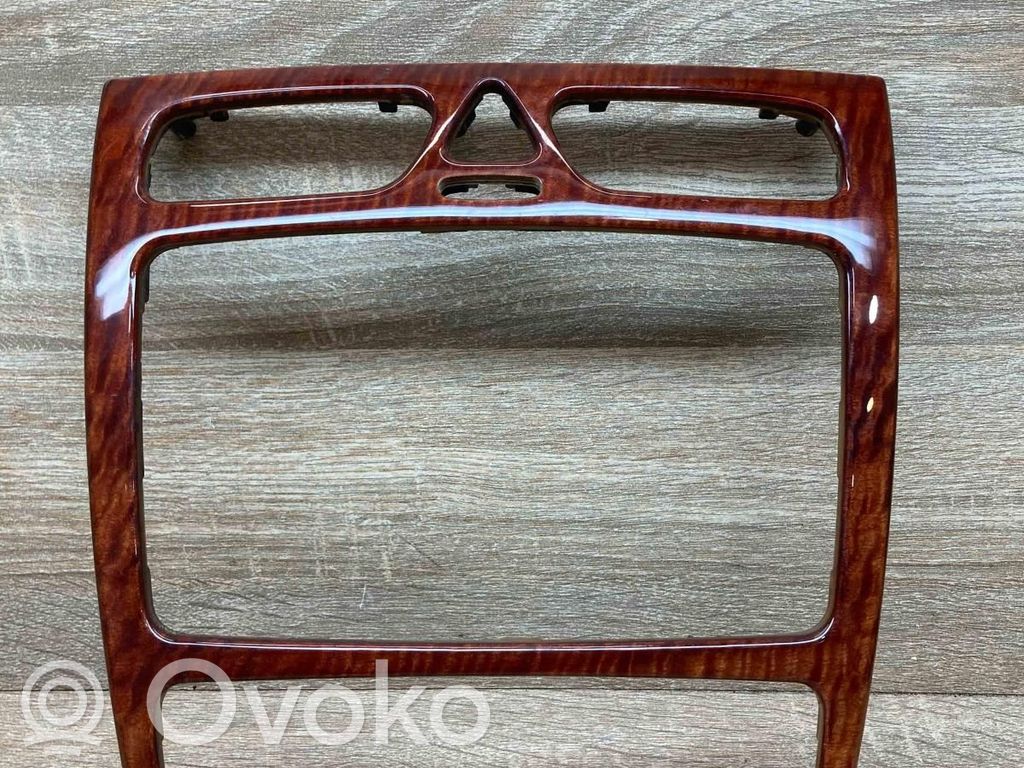 Konsola środkowa / Radio / GPS   A2036802539,AOCLASSICQ7,WOODTRIM