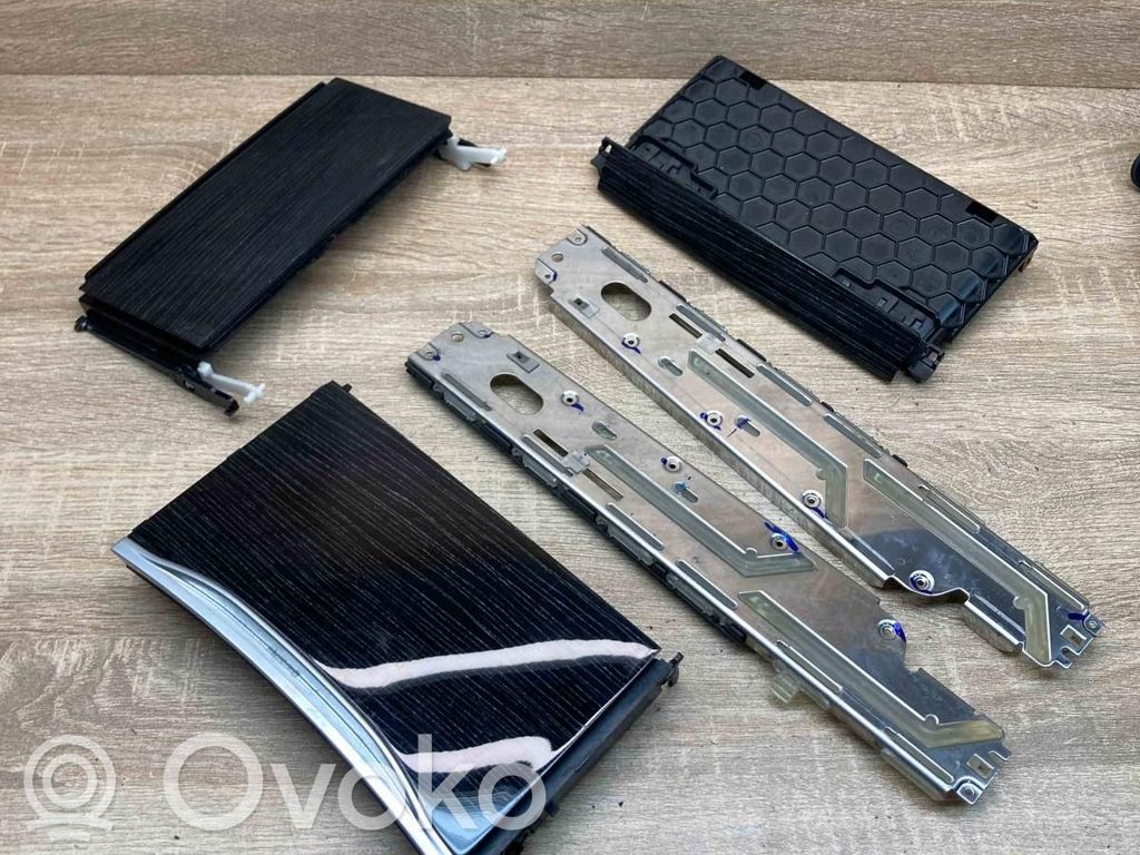 BMW 7 G11 G12 Przedni uchwyt na kubek tunelu środkowego 