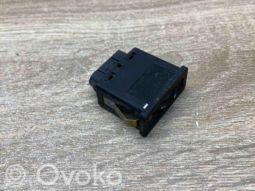 BMW 5 E34 Headlight level height control switch 
