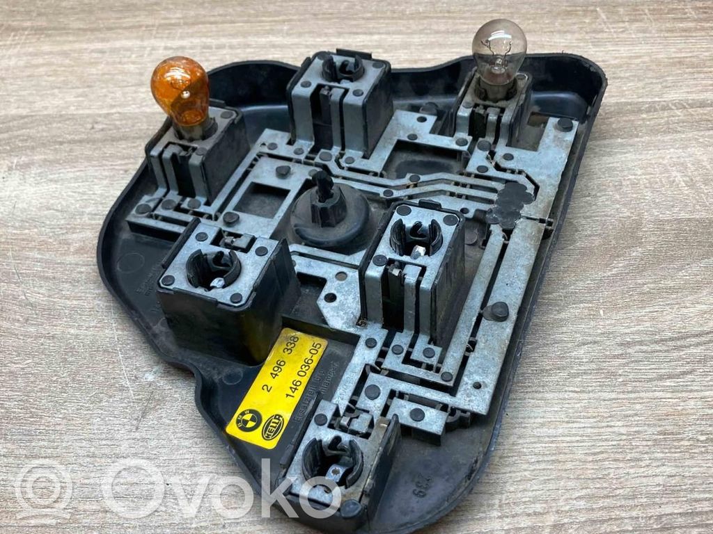 BMW 5 E39 Aizmugures spuldzes vāka turētājs 