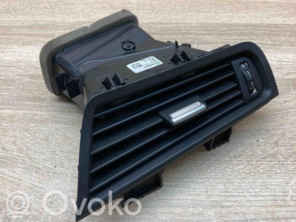 BMW 5 F10 F11 Boczna kratka nawiewu deski rozdzielczej 