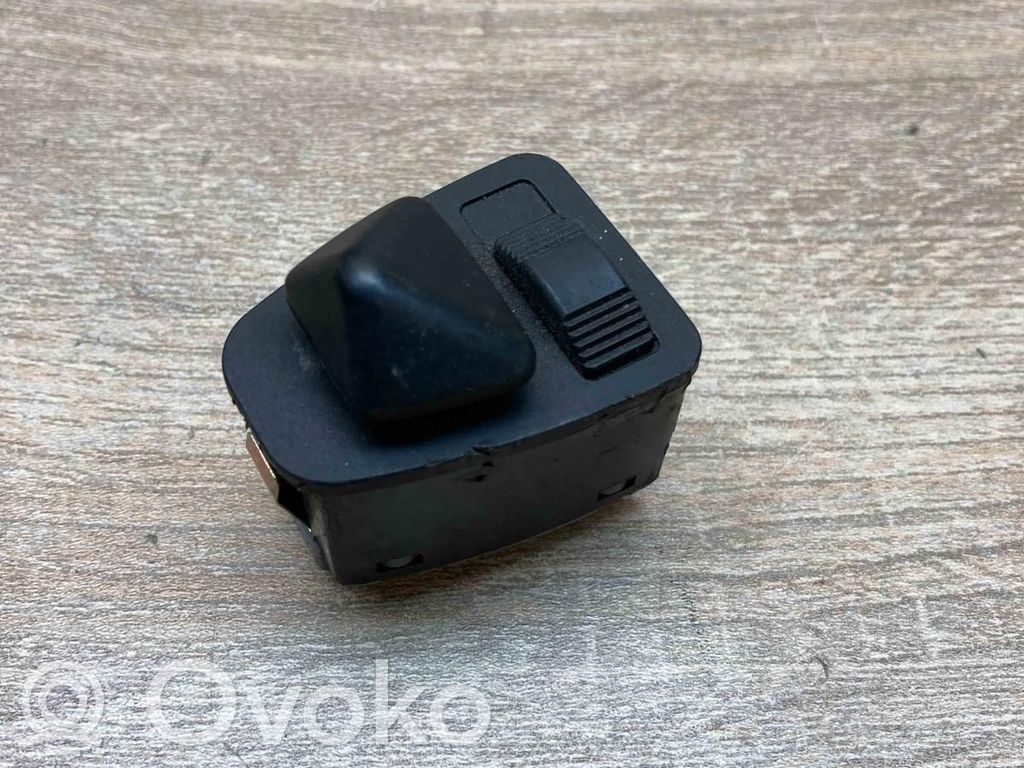 Wing mirror switch   8373692,03200510,USED