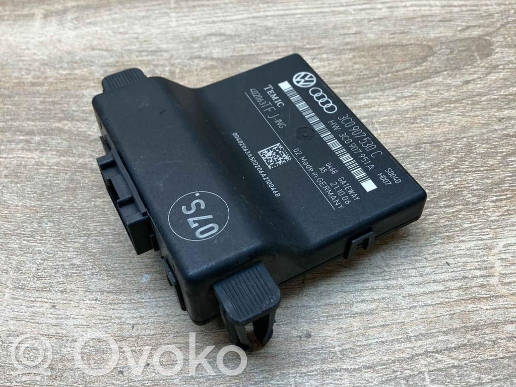 Volkswagen PASSAT B6 Gateway control module 