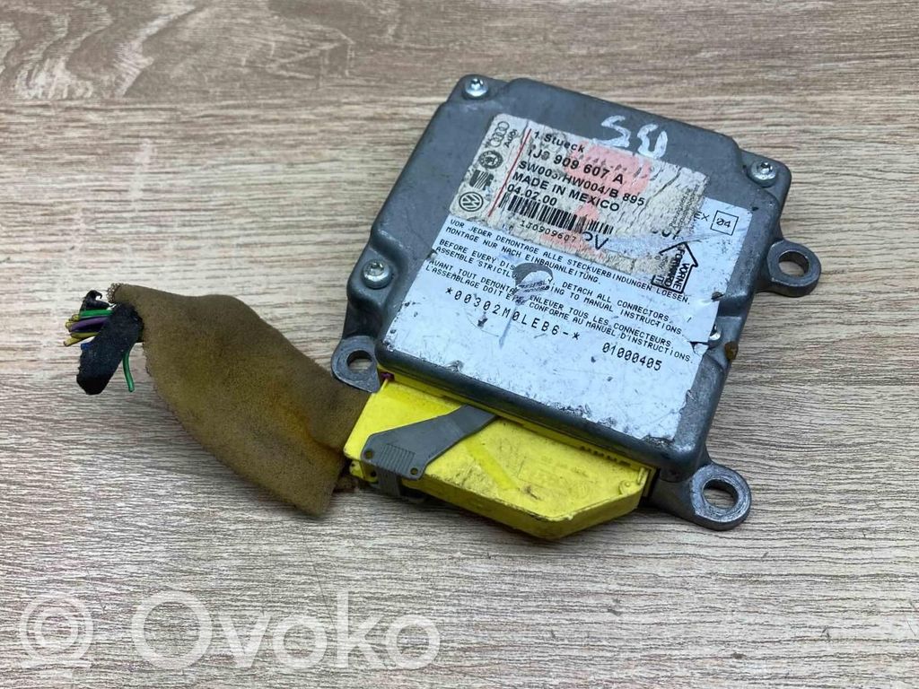 Volkswagen PASSAT B5 Module de contrôle airbag 