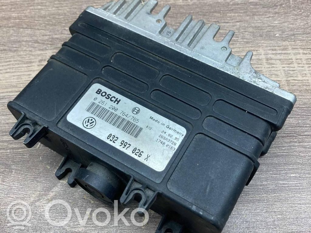 Volkswagen Golf III Komputer / Sterownik ECU silnika 