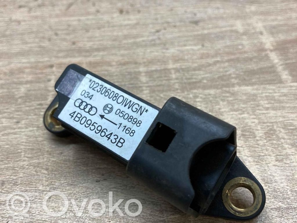 Датчик удара надувных подушек   4B0959643B,USED