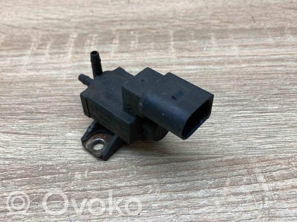 Volkswagen Touareg II Piesă sistem vacuum turbosuflantă 