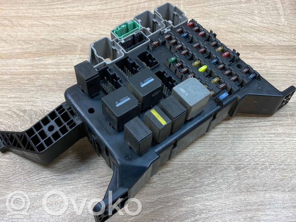 Ford Mondeo Mk III Ramka / Moduł bezpieczników 