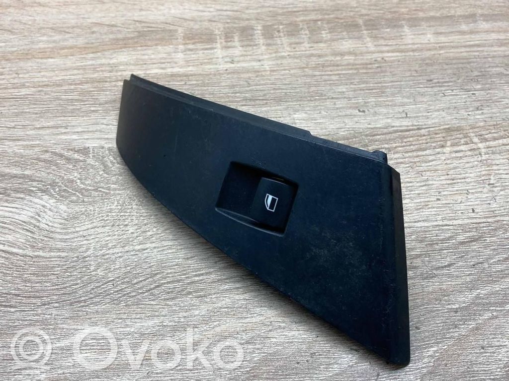 Electric window control switch   6922244,6951966