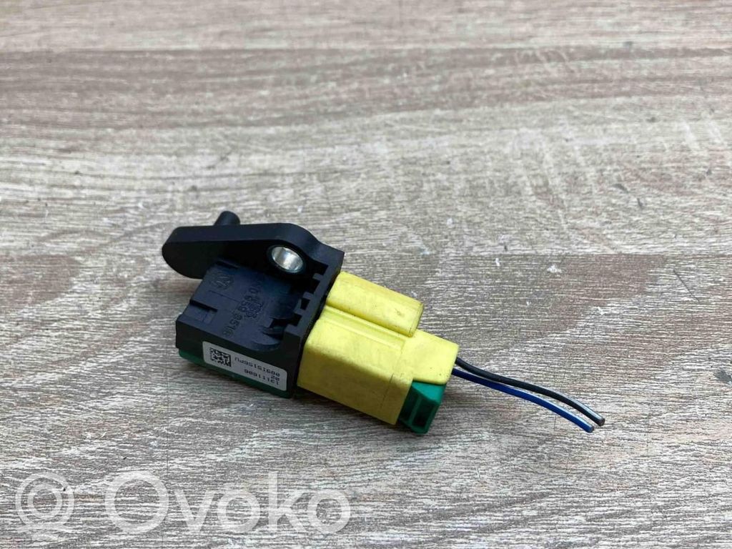 Volkswagen PASSAT B7 Sensore d’urto/d'impatto apertura airbag 