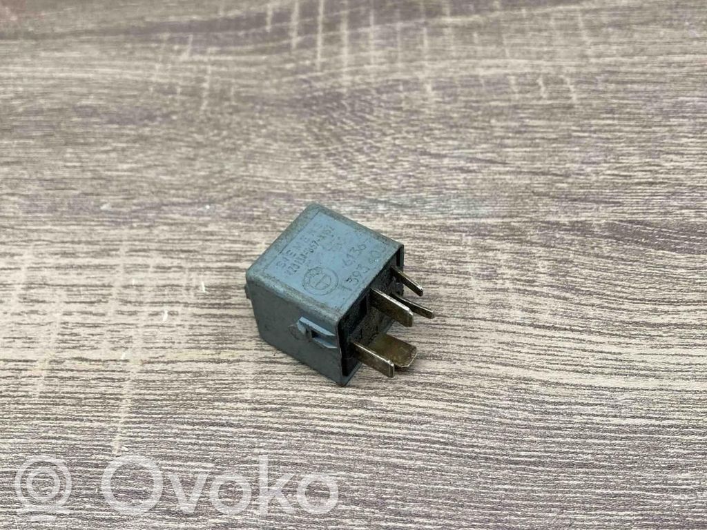 Otros relés   1393403,V23134B57X152