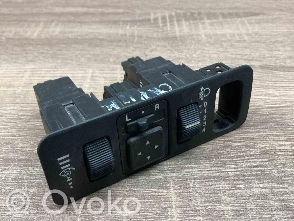 Mitsubishi Carisma Interruptor del espejo lateral 