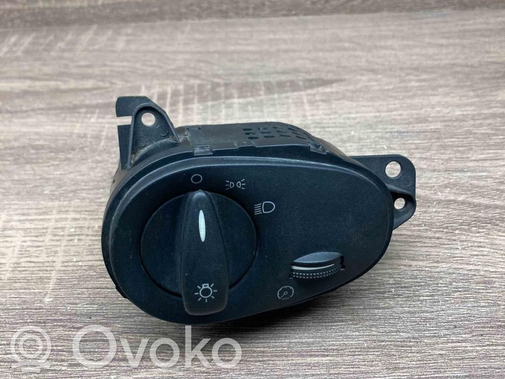 Ford Focus Light switch 