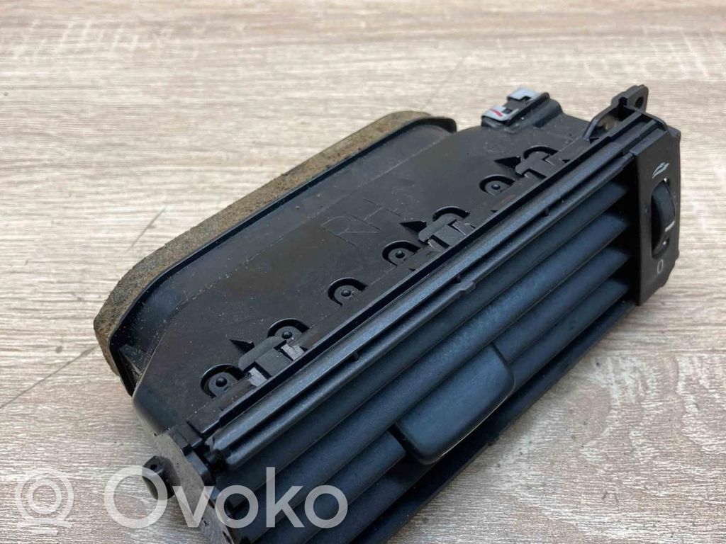 Volvo V70 Grilă ventilație/ramă laterală bord 