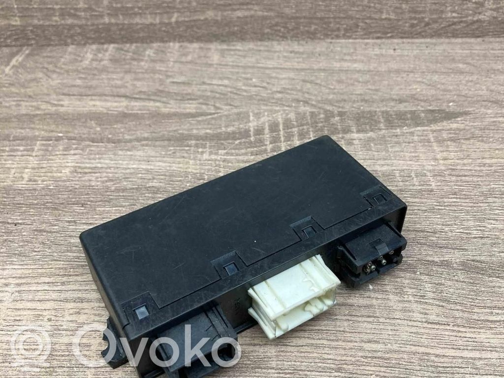 Unité de commande module de porte   8352062