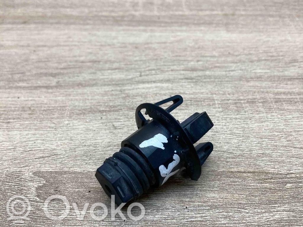 Inne części wnętrza samochodu   7183852