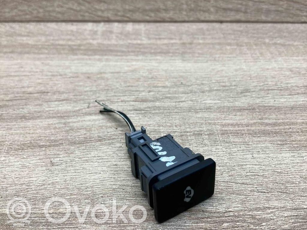 Przycisk świateł awaryjnych   15B060,DRIVEMODE
