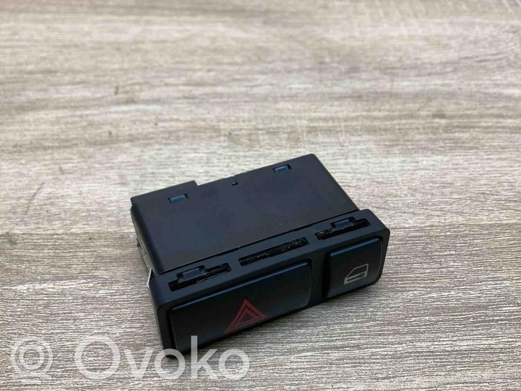 Botón interruptor de luz de peligro   8368920