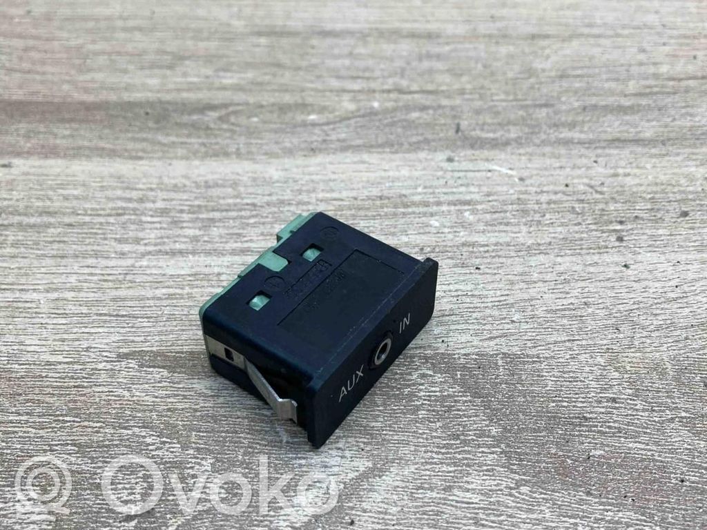 BMW 5 E60 E61 Connettore plug in AUX 