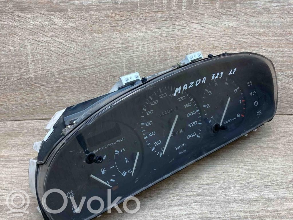 Mazda 323 F Tachimetro (quadro strumenti) 