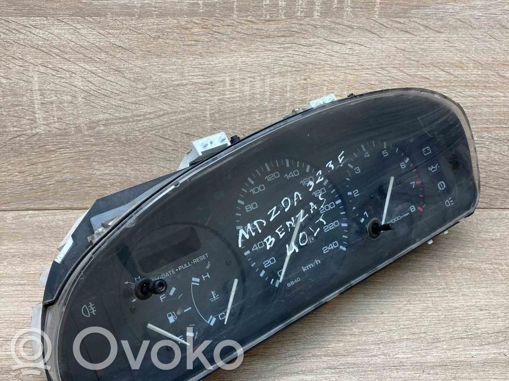 Mazda 323 F Speedometer (instrument cluster) 