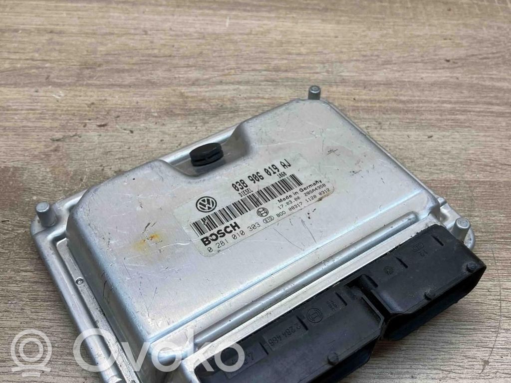 Volkswagen PASSAT B5 Unitate control motor/modul ECU 